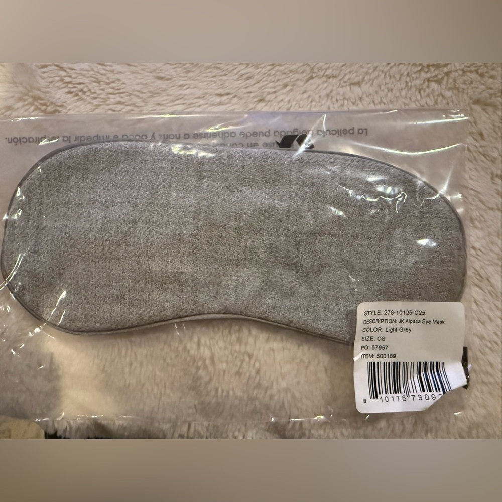 New in package Jenni Kayne Alpaca Eye Mask Grey
